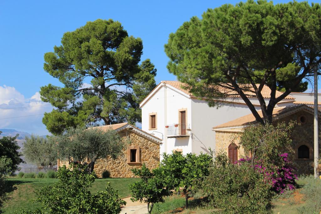 Вилла Agriturismo Feudo Muxarello Aragona Экстерьер фото